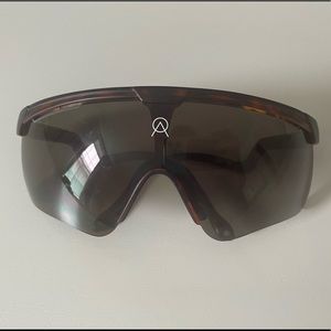 Alba optics Delta Sunglasses - sequoia color
